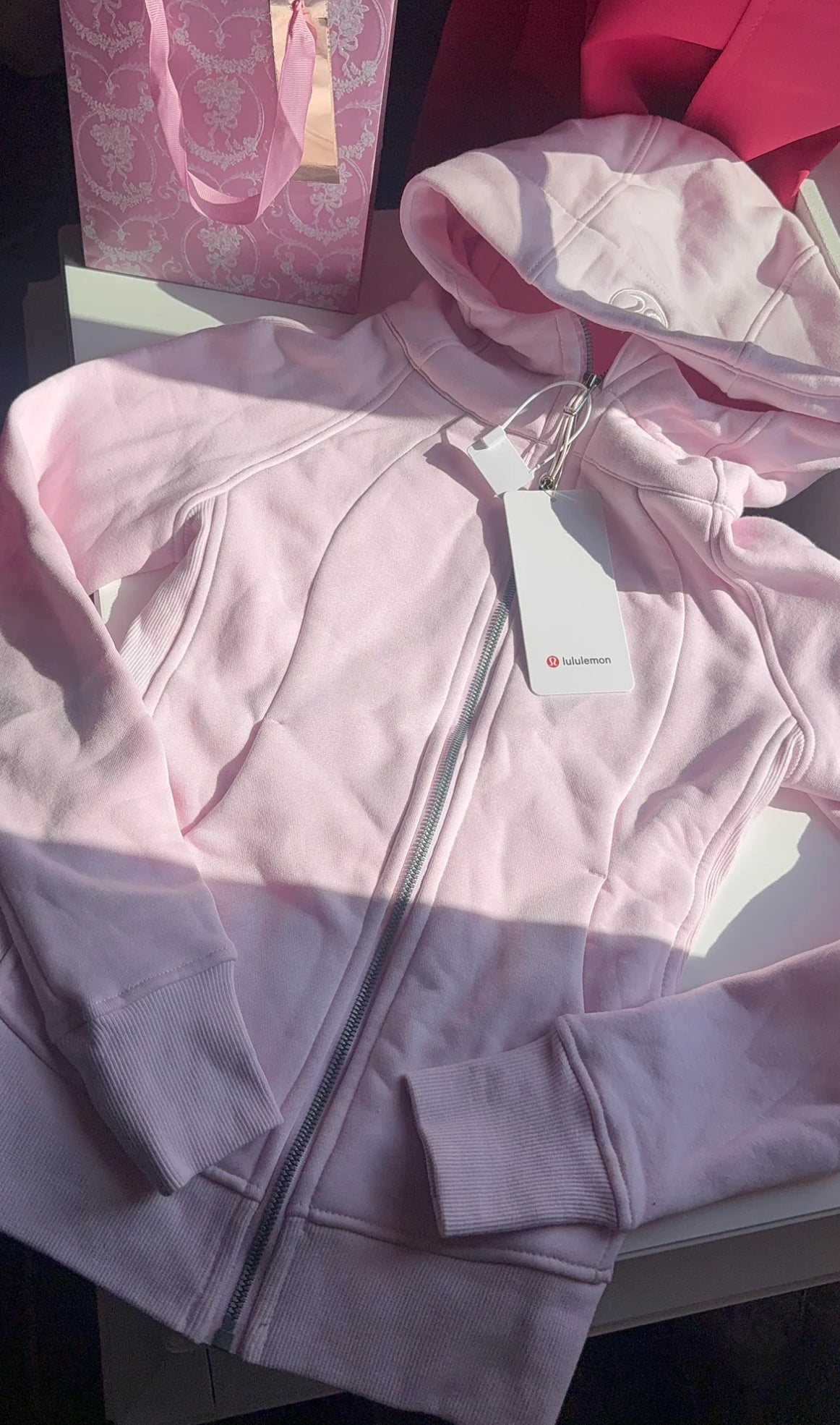 🎀Baby pink Lulu zip up hoodie ( full length )