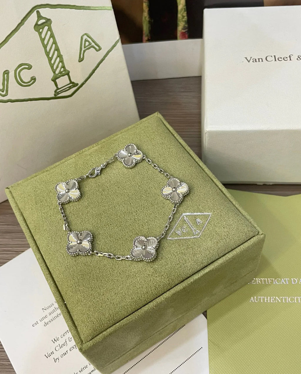 Clover bracelet set with Box