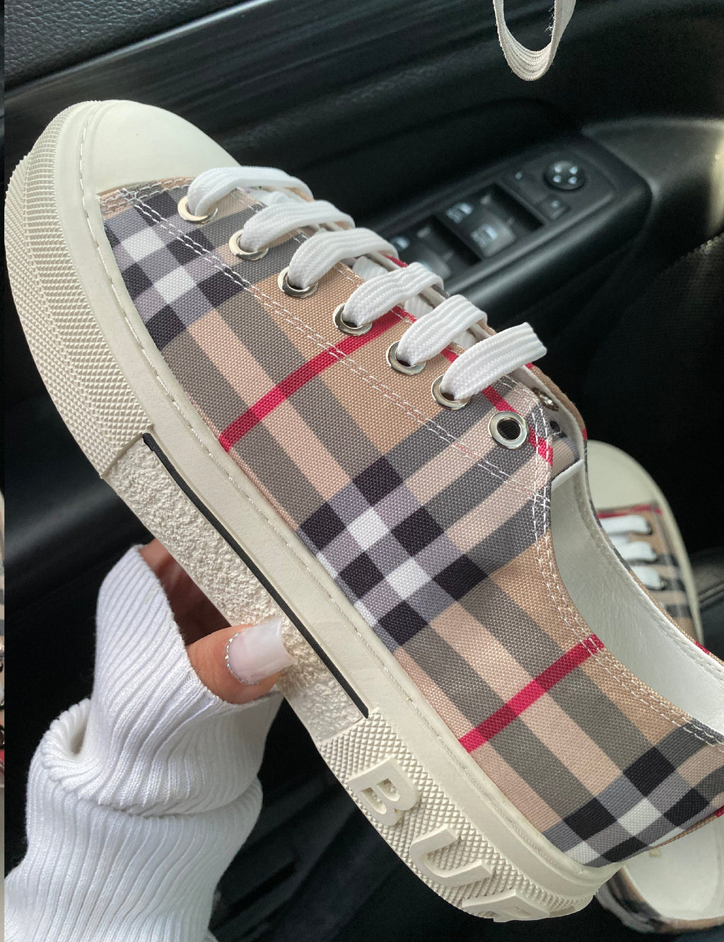 Unisex Berry shoes