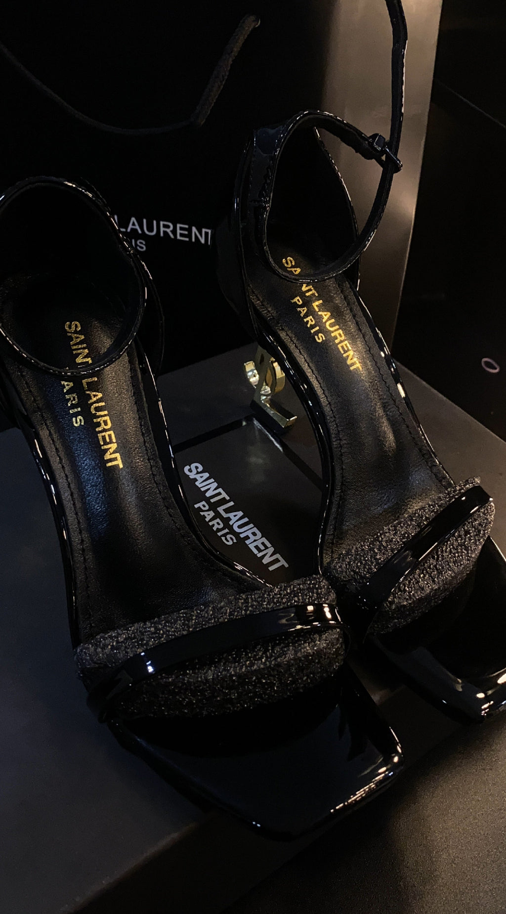Y/sl Black & gold heels