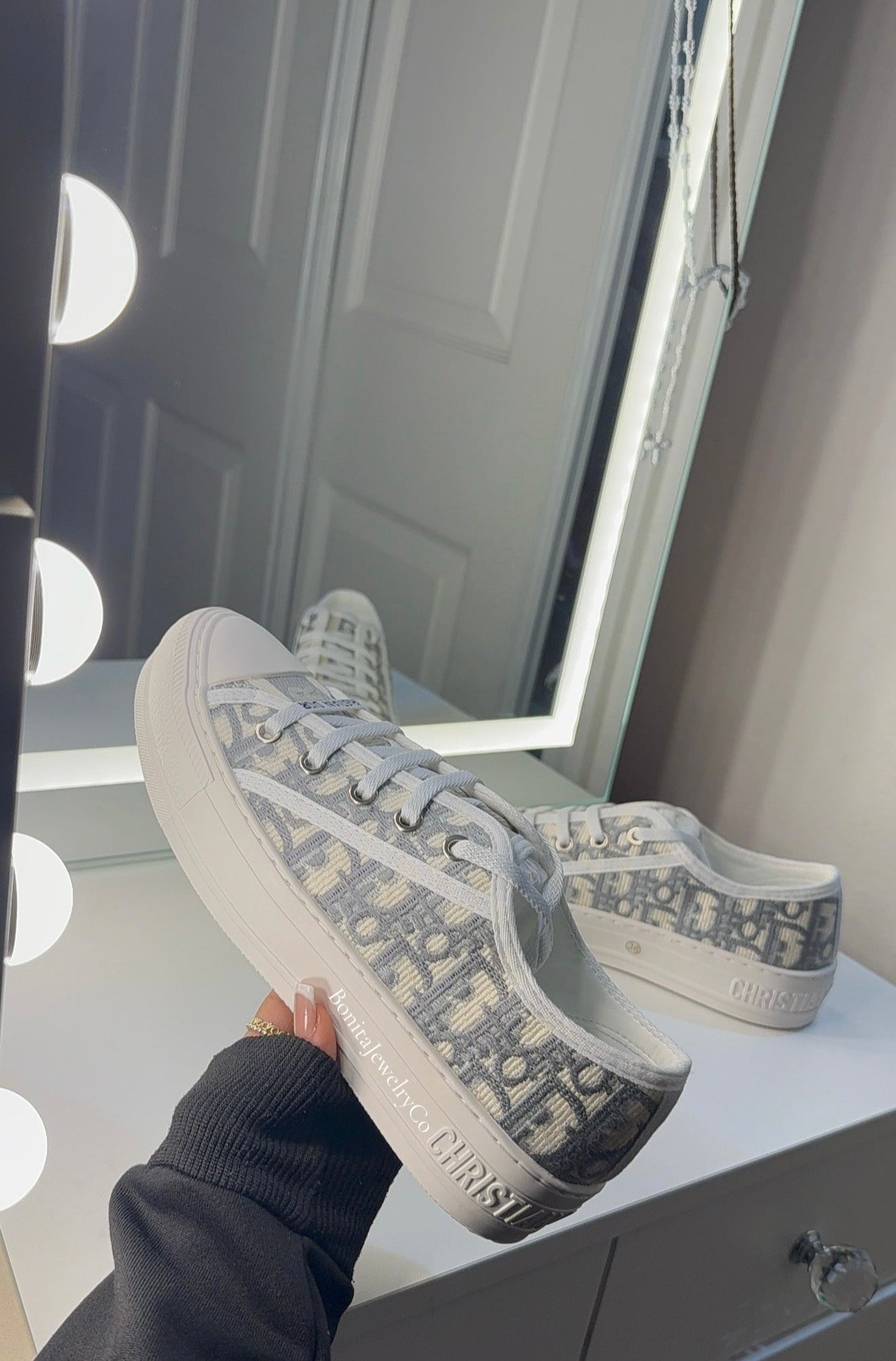 White Unisex Dr Shoes