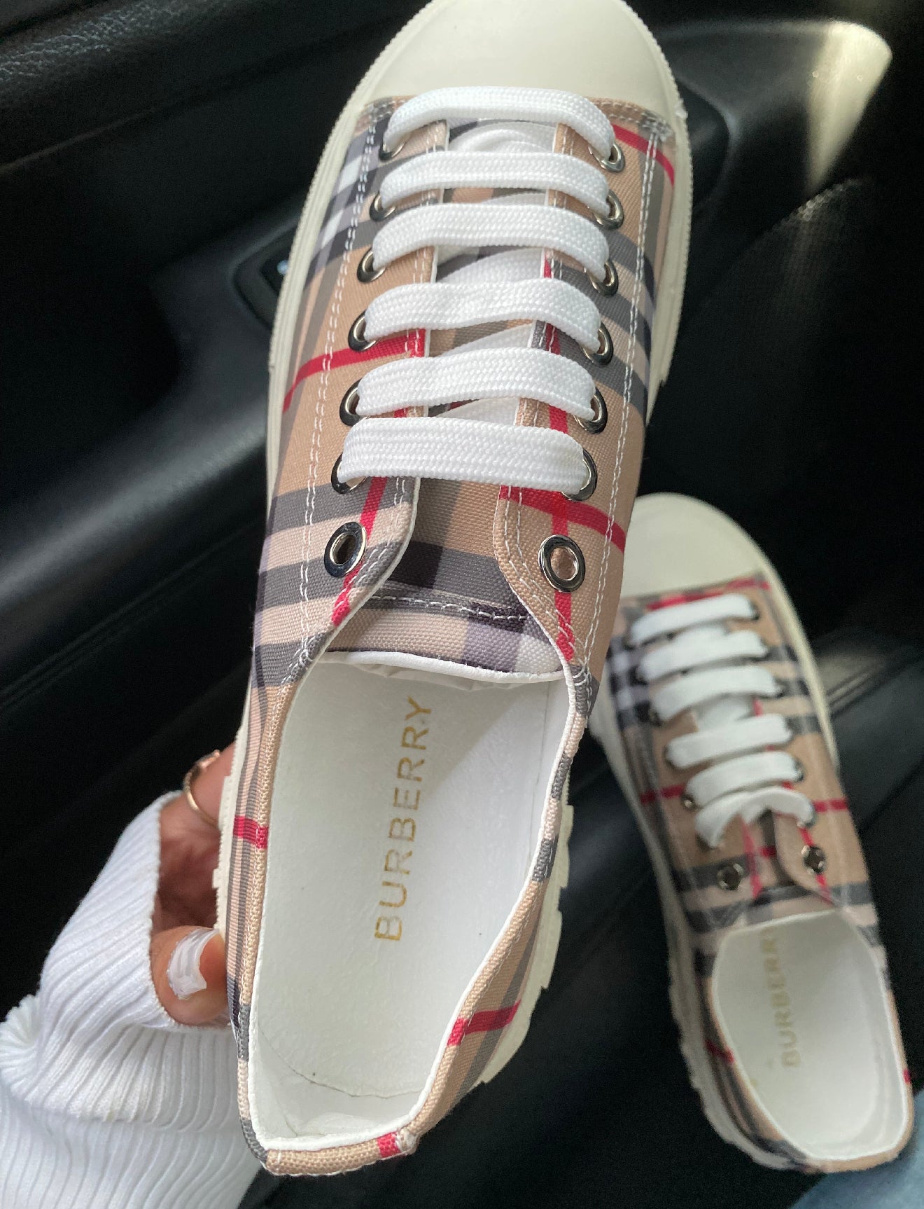 Unisex Berry shoes