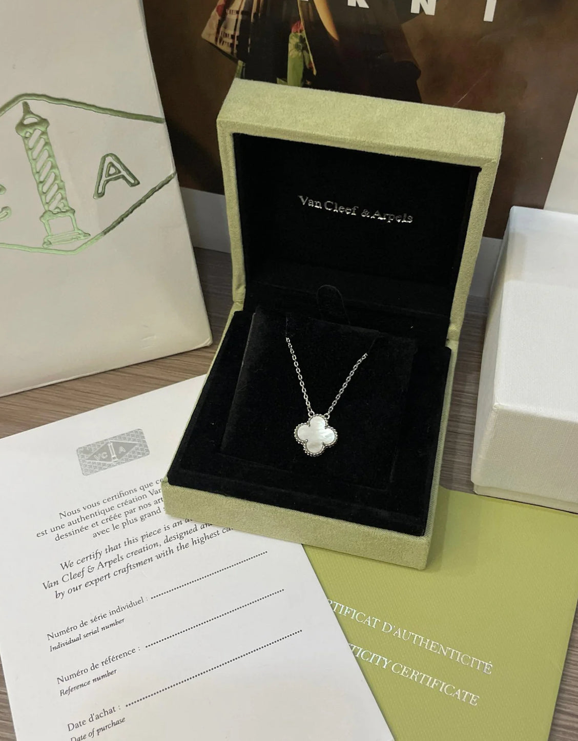 Pearl silver clover necklace with Box