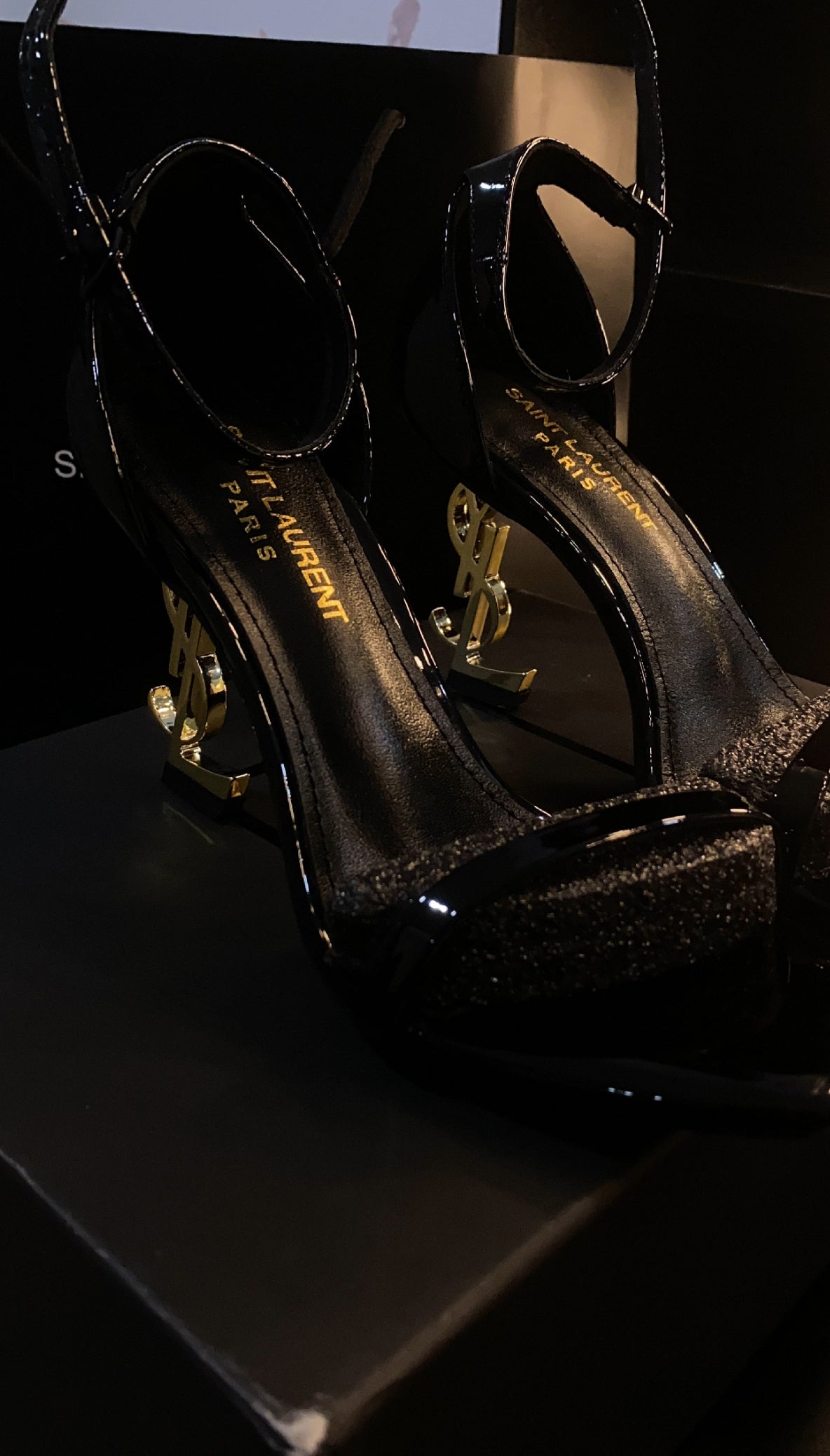 Y/sl Black & gold heels