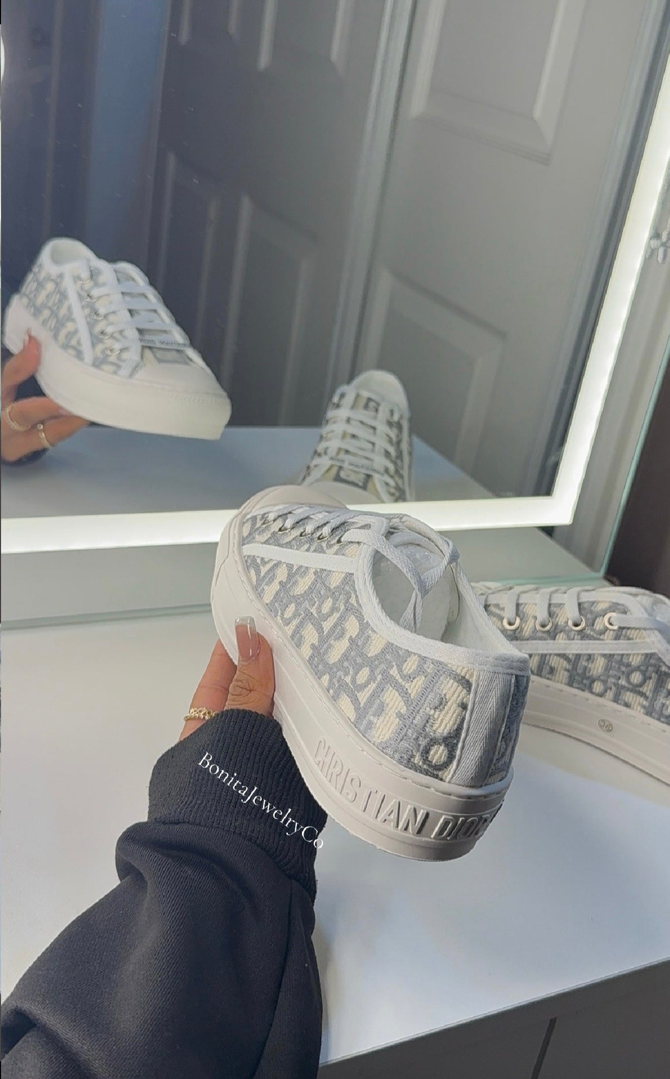 White Unisex Dr Shoes