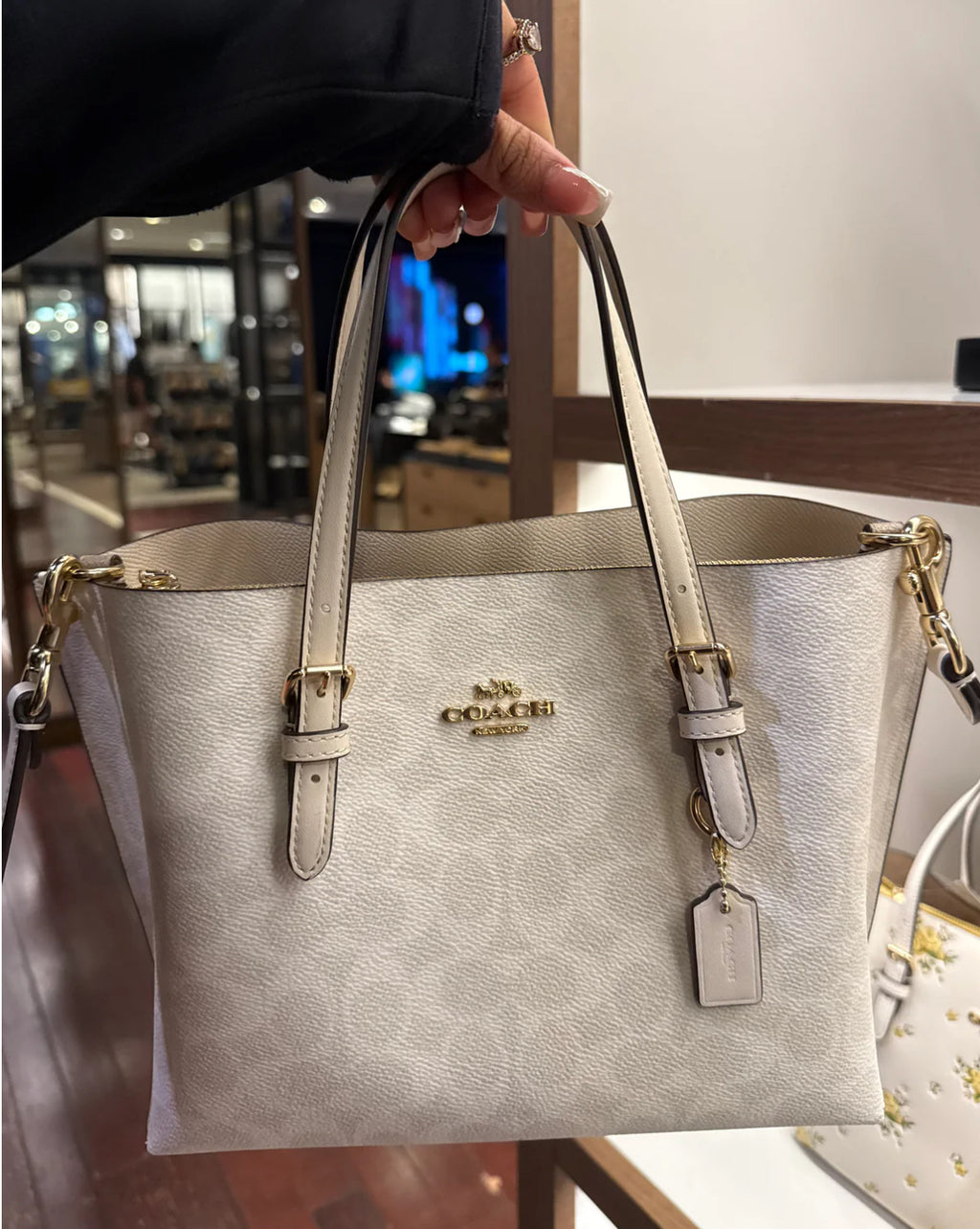 🤍White purse with cross body strap
