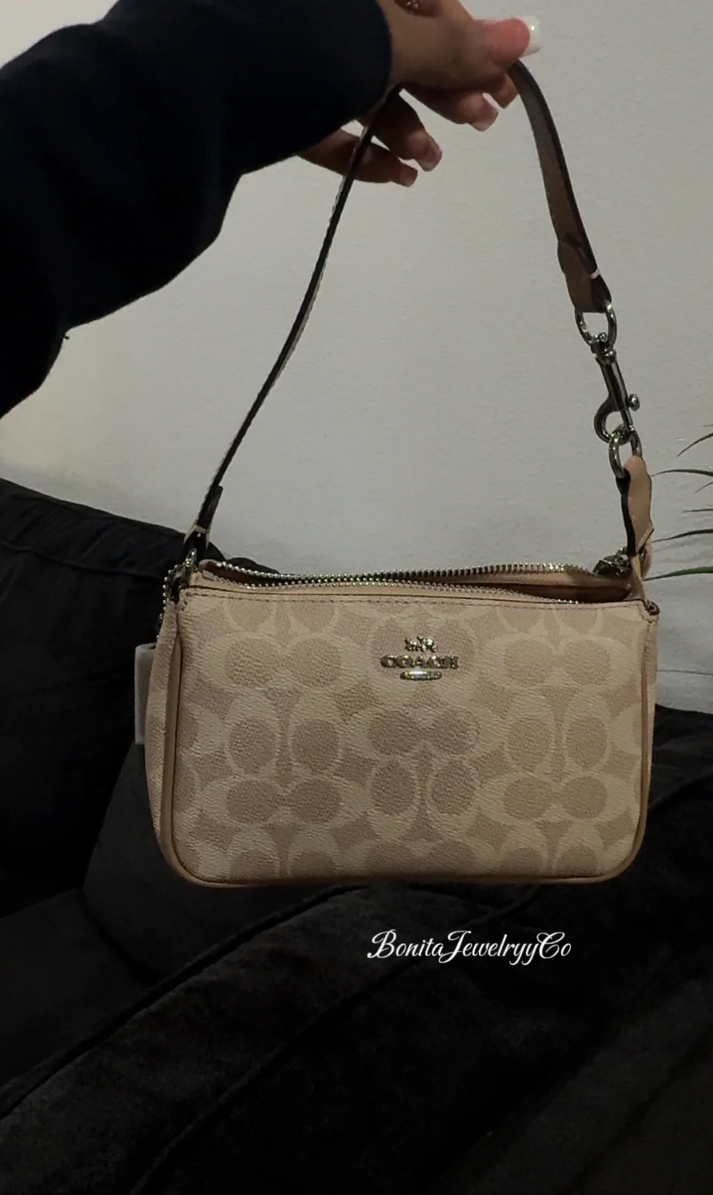 Mini brown hand purse