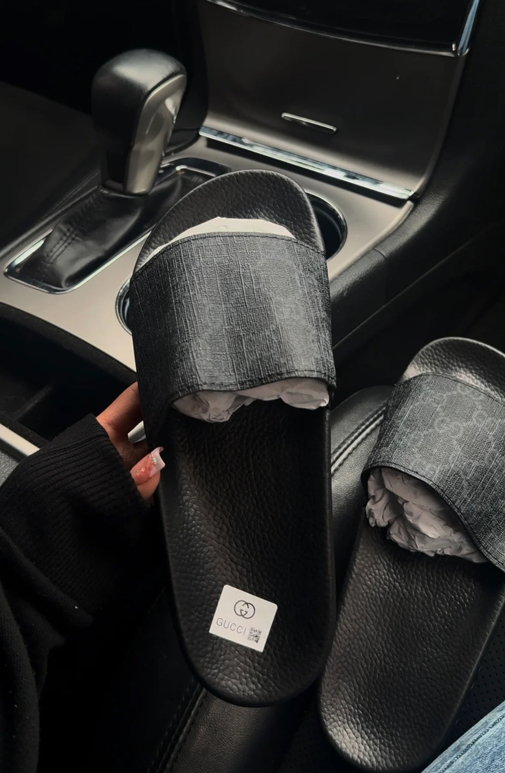 Unisex simple black slides