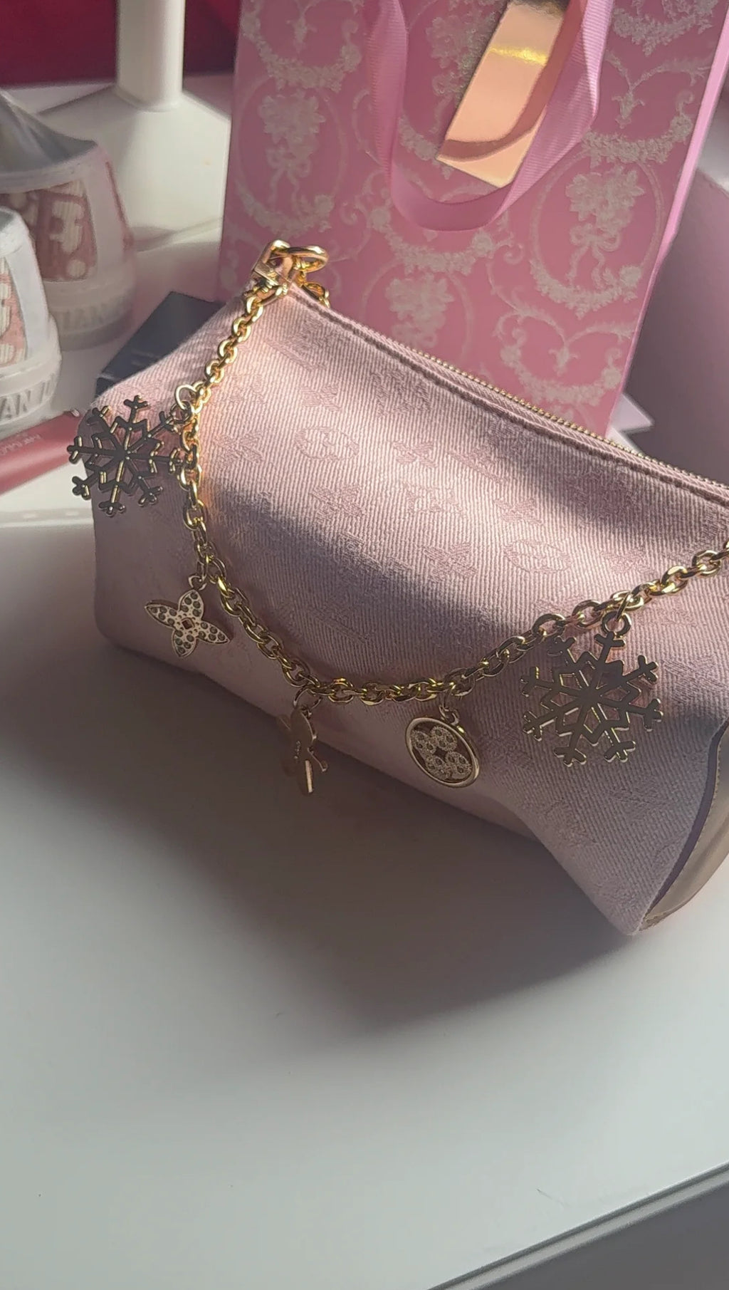 🎀Pink holiday theme purse