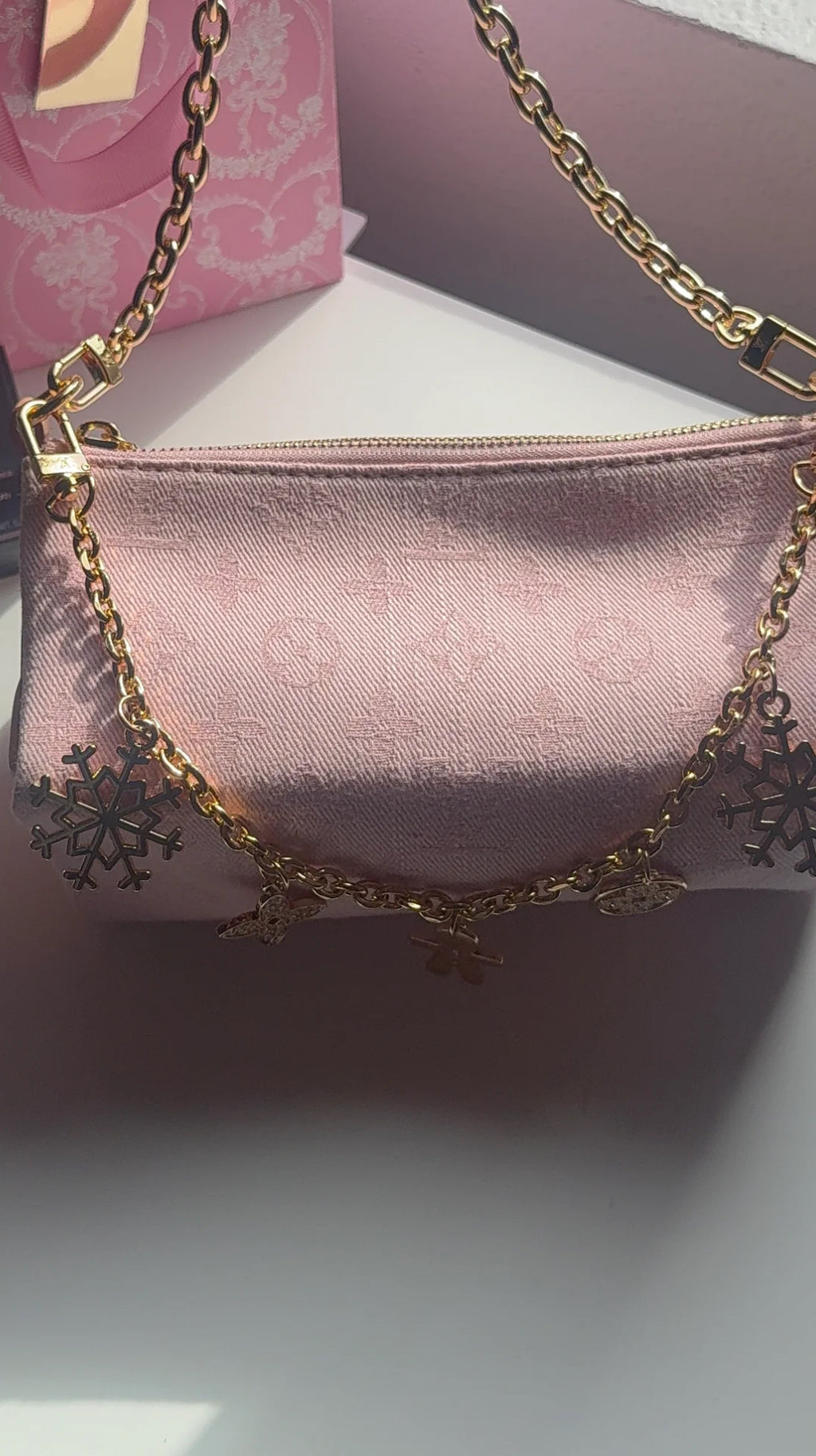 🎀Pink holiday theme purse